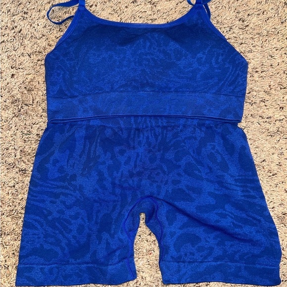 Amazon Workout Set - Picture 1 of 11